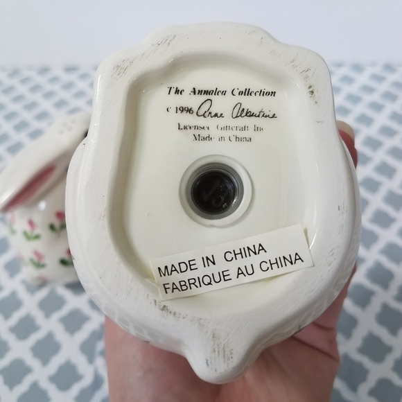 Bunny Rabbit Salt & Pepper Shaker - Picture 5 of 8